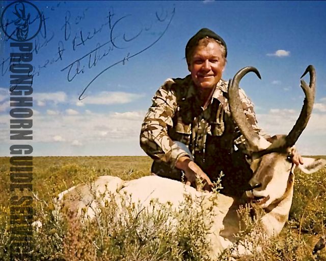 Art Dubs on our very first Arizona Special Auction Tag hunt in Unit 10 in 1990. The buck scores 88 4/8 B&C.